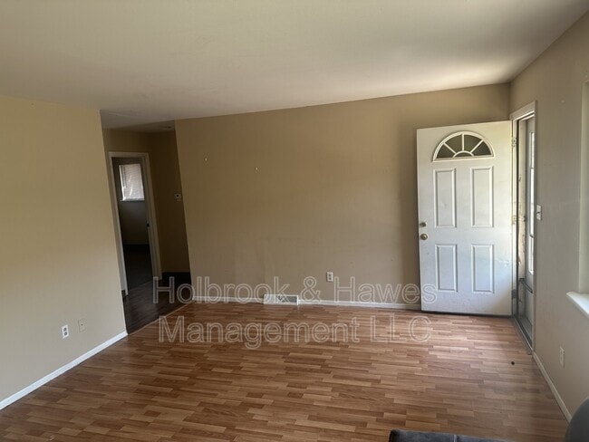 Building Photo - 601 N Bryan Ave