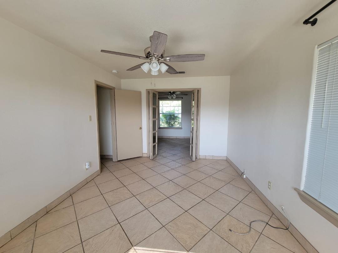 Main Bedoom w/attached office - 43A N Coria St