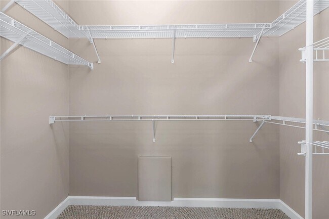 Building Photo - 2389 Piccadilly Circus