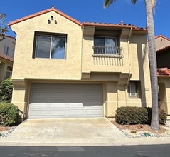 Building Photo - Spacious La Jolla Home in Gated Community