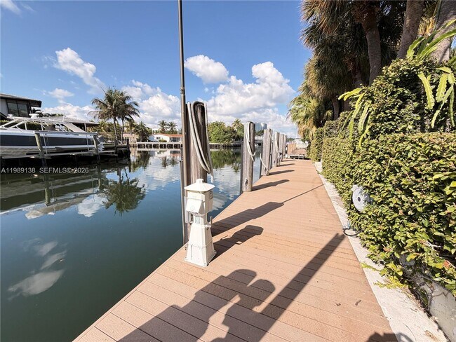 Building Photo - 3200 NE 165th St