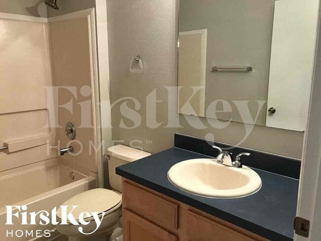 Building Photo - 11764 Shirburn Cir