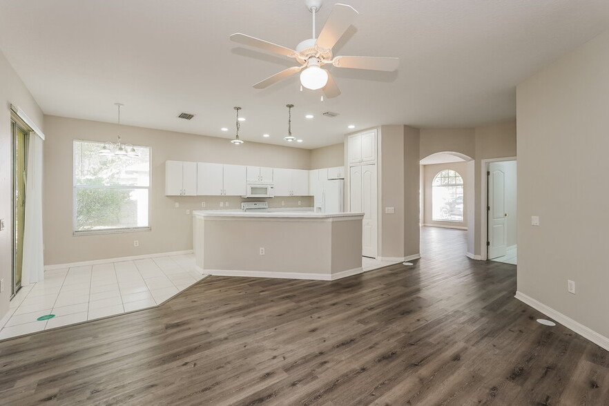 Building Photo - 25152 7 Rivers Cir