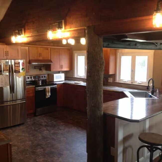 Building Photo - 44 Allagash Trail