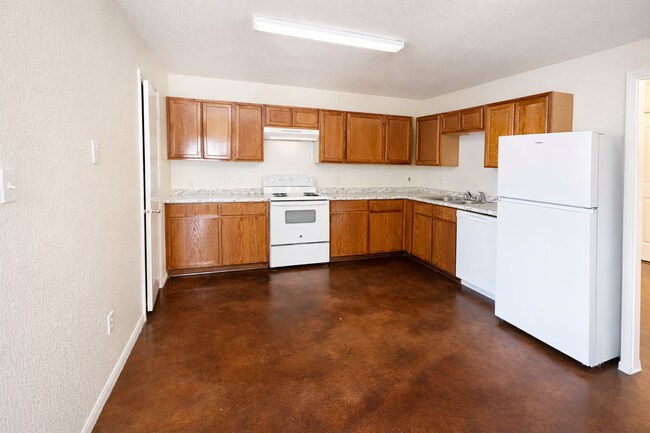 Building Photo - AVAILABLE End of May; APPLY TODAY ON OUR WEBSITE!!!