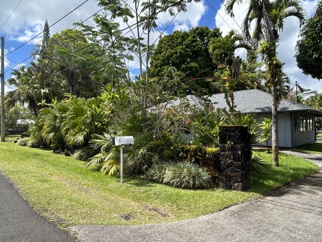 Building Photo - 15-2726-2726 Akule St