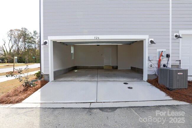 Building Photo - 526 Myrick Aly