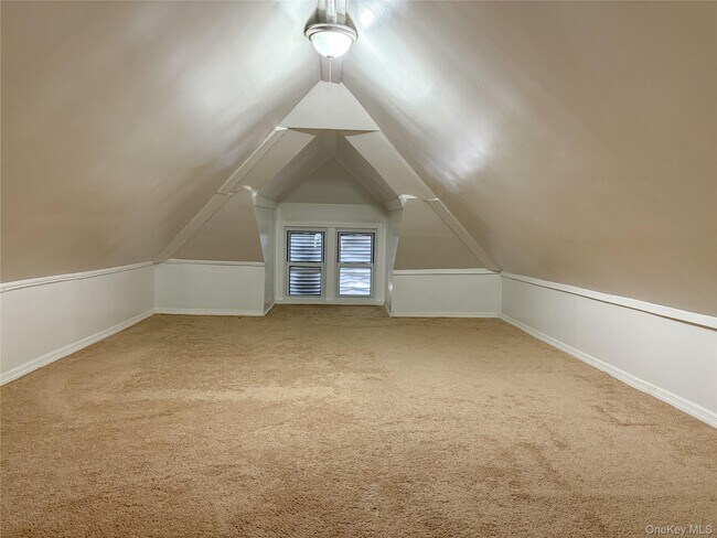 Building Photo - 2863 Coddington Ave