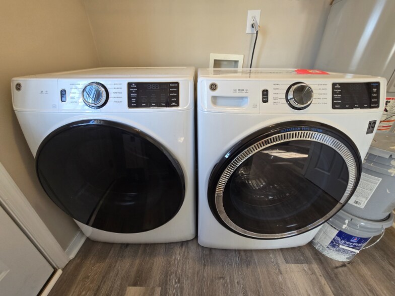 Building Photo - 4612 Raspberry Patch Ln