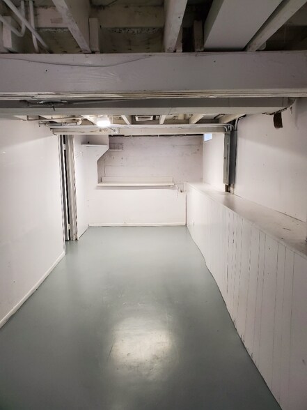 Building Photo - 1329 Campbell Ave