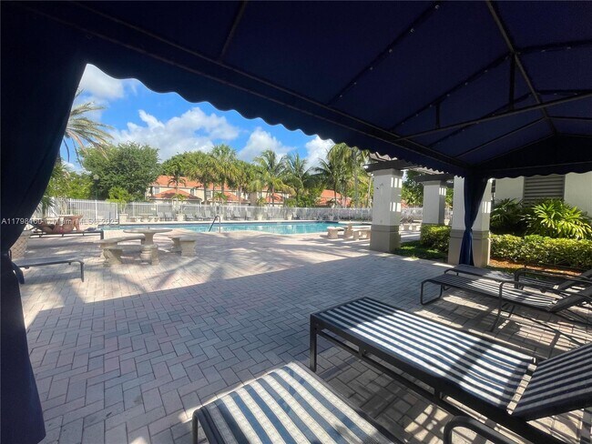 Building Photo - 855 San Remo Dr