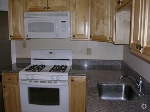 Building Photo - Sweet Home! Recently Renovated! Kitchen wi...