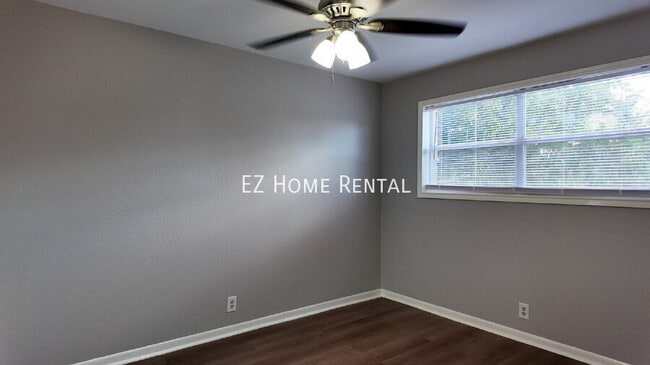 Building Photo - 2102 5th Ave N