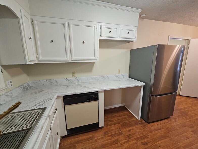 Building Photo - 4602 Norwich Rd