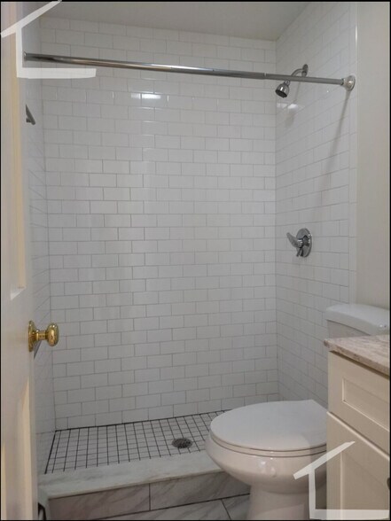 Building Photo - 99 Calumet St