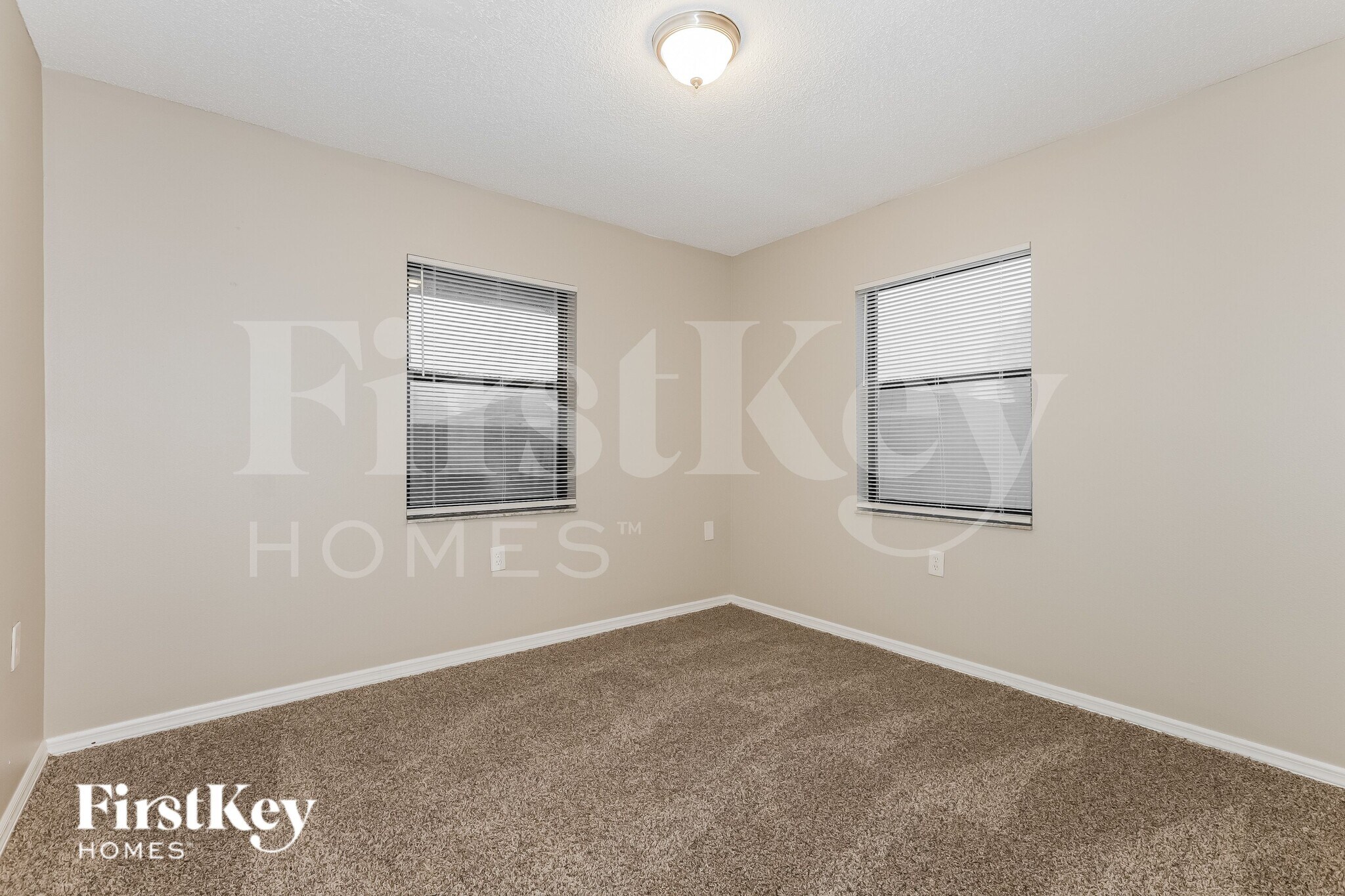 Building Photo - 7989 Sioux Ln