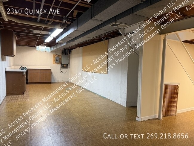 Building Photo - 2340 Quincy Ave