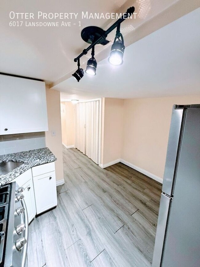 Building Photo - 6017 Lansdowne Ave