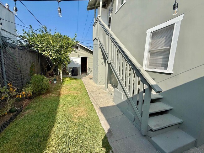 Building Photo - 1801 W 39th St