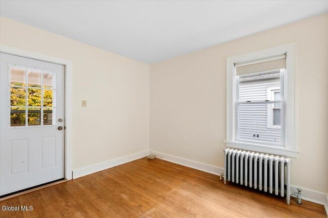 Building Photo - 4 Edison Ave