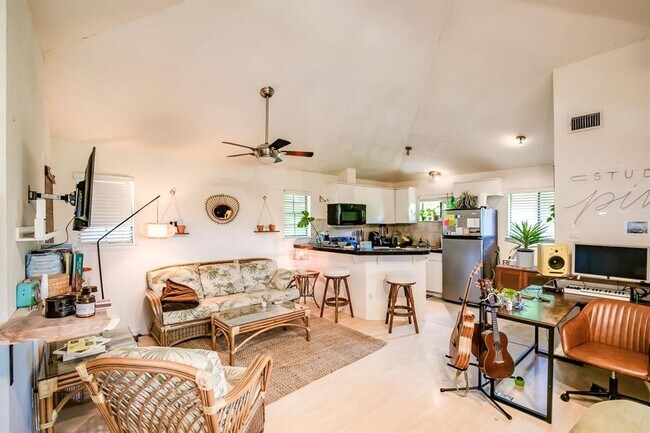 Building Photo - 2400 Thornton Rd