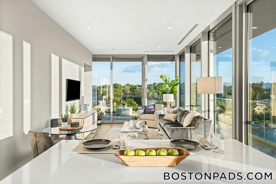 Building Photo - 160 Merrimack St