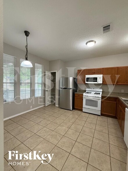 Building Photo - 6331 Scotchwood Dr