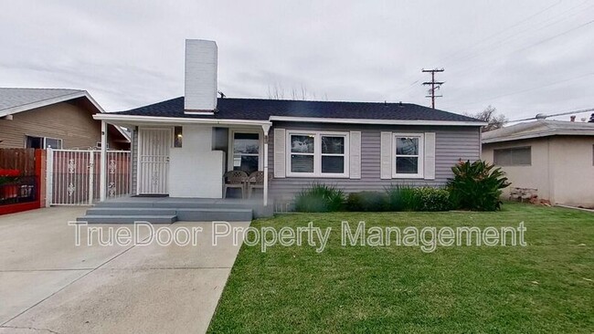 Primary Photo - 329 E Stanford St