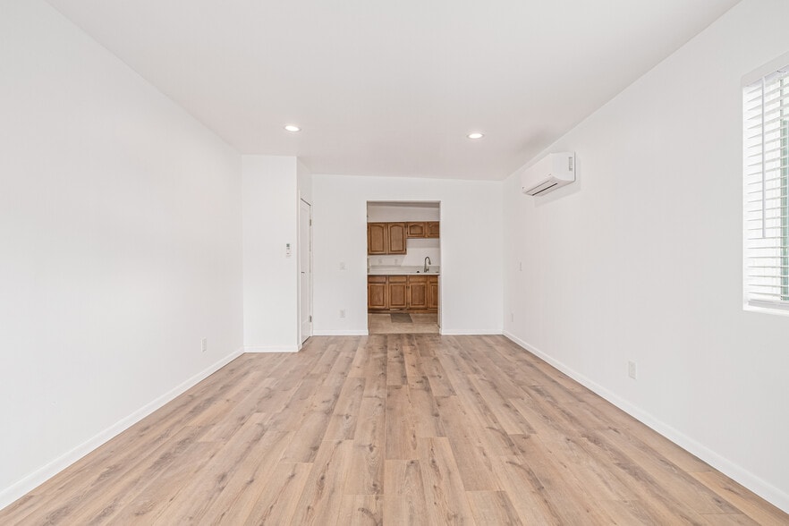 Building Photo - 4516 N 8th Pl