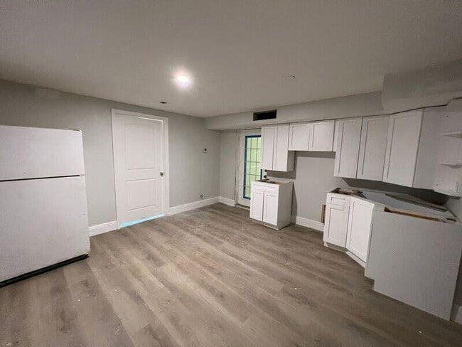 Building Photo - 6511 Seminole Dr
