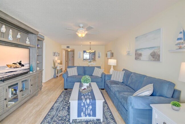 Building Photo - 9940 S Ocean Dr