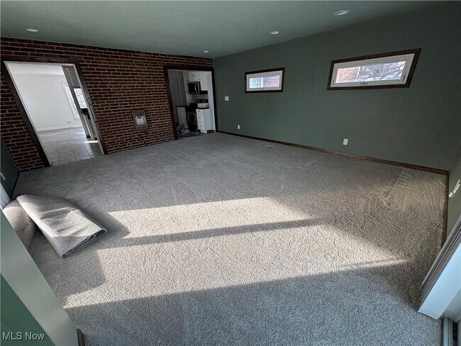 Building Photo - 4739 W 125th St