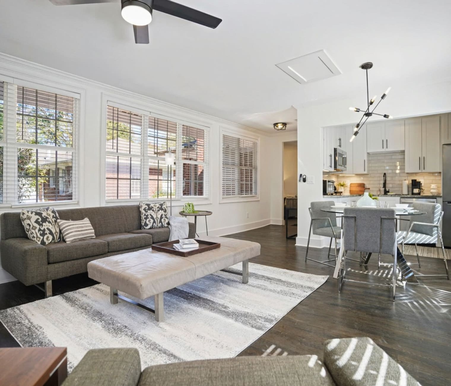 Building Photo - 975 Shadowridge Dr SE