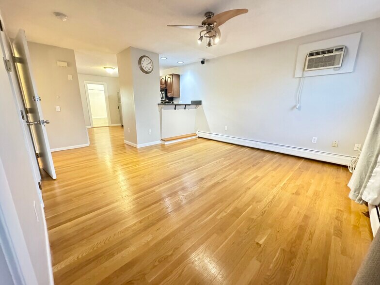 Building Photo - 34 Almont St