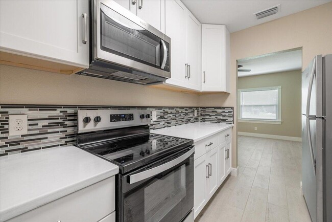 Building Photo - 807 S 12th St