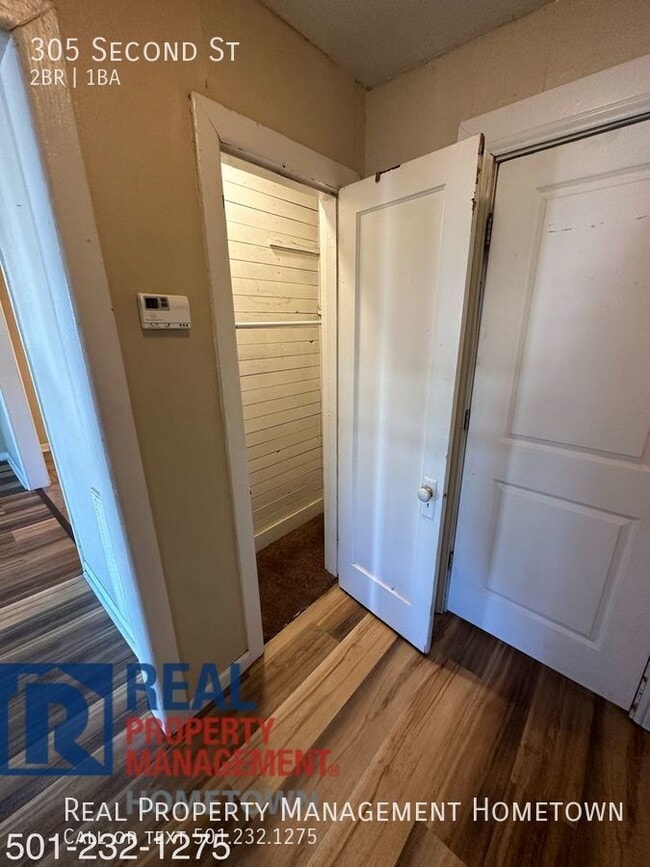 Building Photo - 305 Second St-