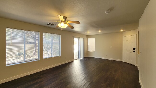 Building Photo - 9444 Grandview Spring Ave