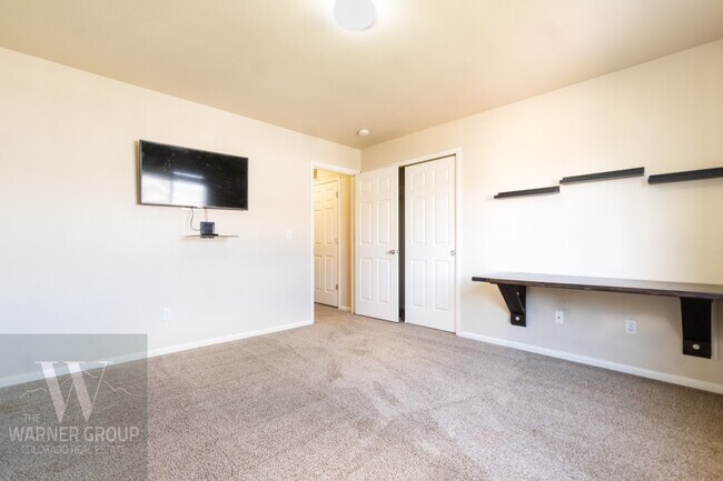 Building Photo - 8171 Snow Bowl Heights