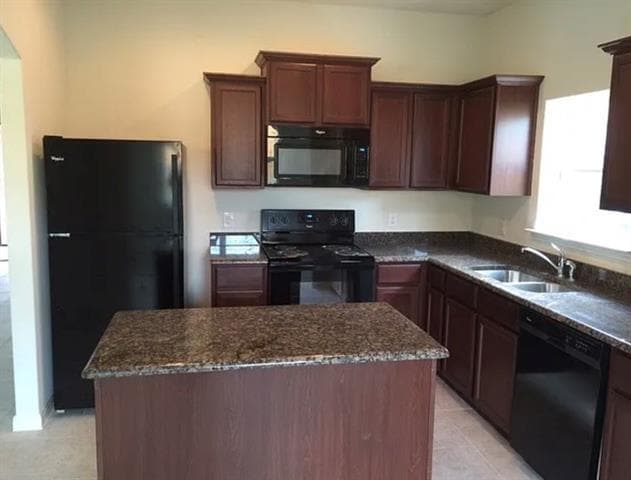 Building Photo - 2312 Sable Wood Dr
