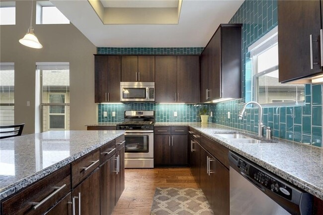 Building Photo - 7233 Menchaca Rd