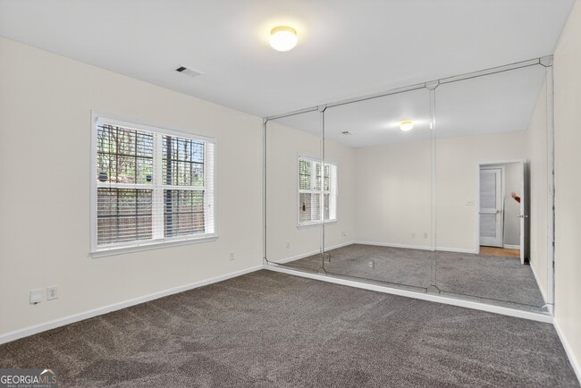 Building Photo - 5104 Manerdale Dr SE