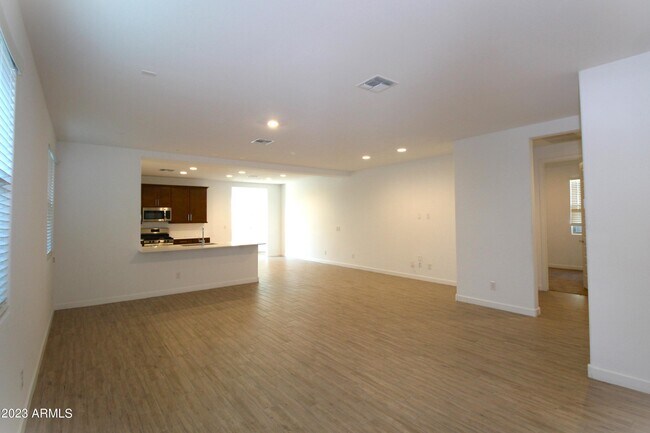 Building Photo - 12463 W Kaler Dr