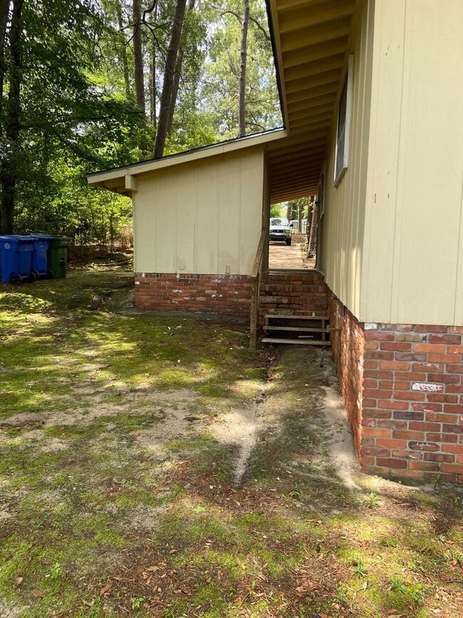 Building Photo - **UPCOMING**3 bedroom / 1 bathroom Home fo...