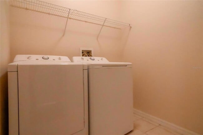 Building Photo - 704 Monroe Cir