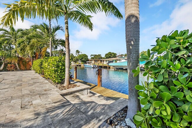 Building Photo - 2277 SE 15th St