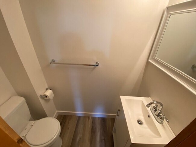 Building Photo - 1809 Minturn Dr