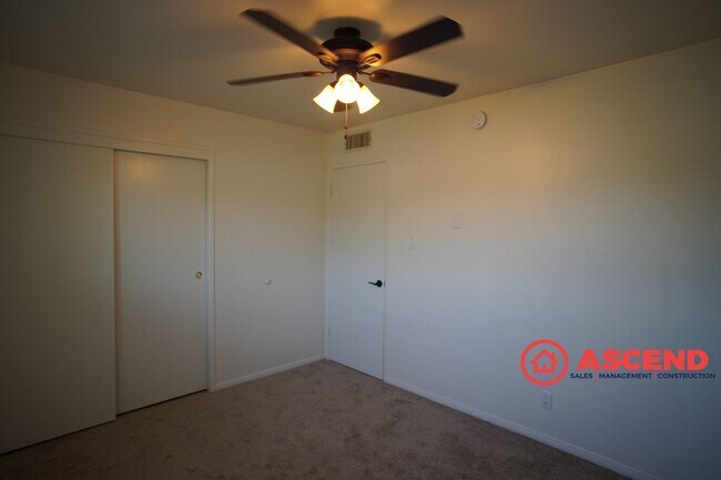 Building Photo - 3 Bed / 2 Bath Home on 2 Acres of Cattle L...