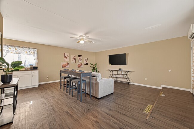 Building Photo - 6518 Palo Duro Dr