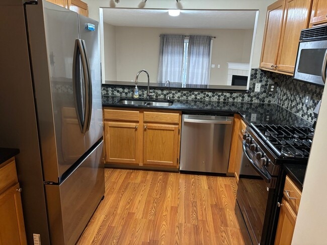 Building Photo - Grand Ridge condo available now.  Forest Hills Eastern Schools.