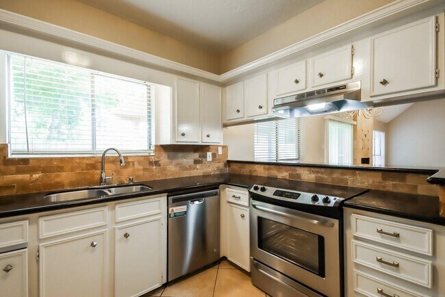 Building Photo - 11906 Swan Creek Dr